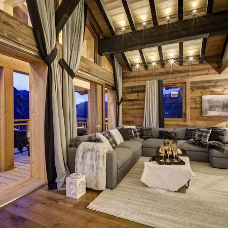 Ultra-luxe Chalet With Matterhorn Views 采尔马特